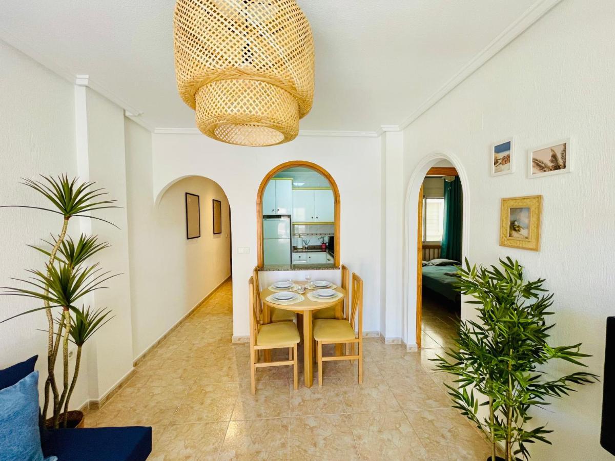 El Papagayo Apartment 2 Mins Walking To The Beach Torrevieja Exteriör bild