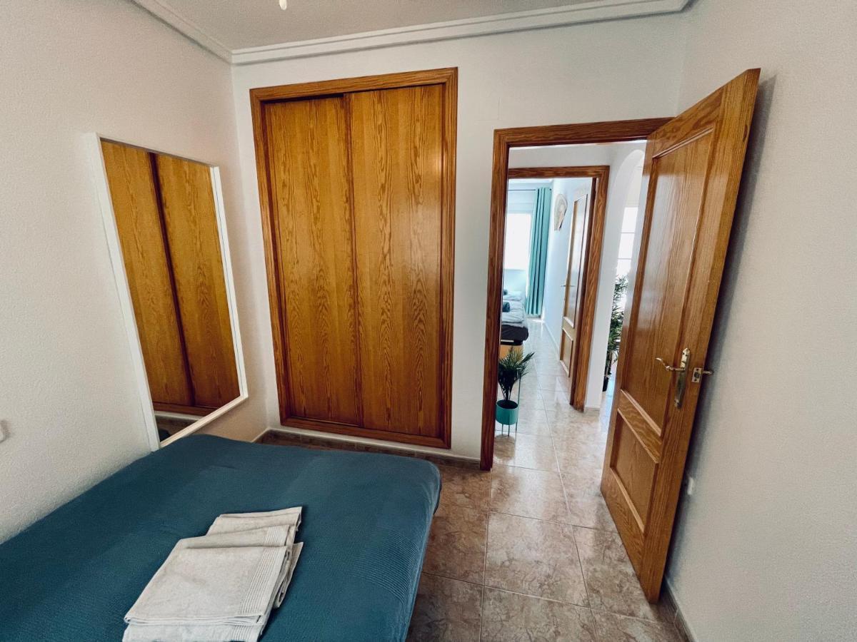 El Papagayo Apartment 2 Mins Walking To The Beach Torrevieja Exteriör bild