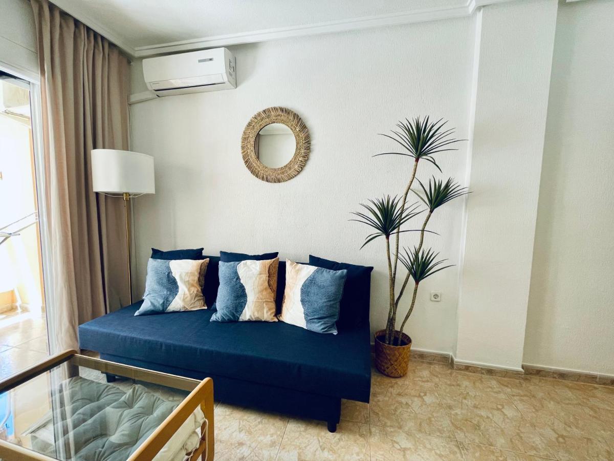 El Papagayo Apartment 2 Mins Walking To The Beach Torrevieja Exteriör bild