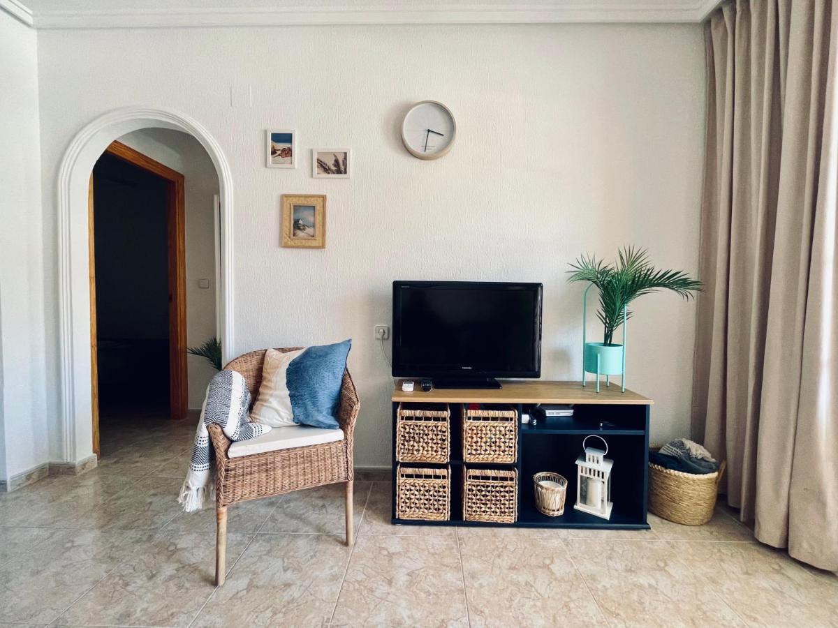 El Papagayo Apartment 2 Mins Walking To The Beach Torrevieja Exteriör bild